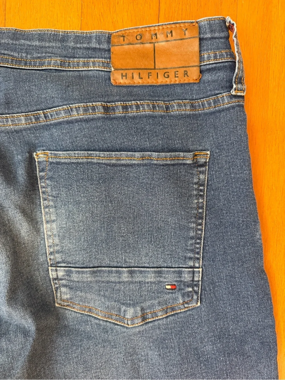 Tommy Hilfiger Men’s Jeans 40x32 Blue Denim Straight Leg Classic Fit